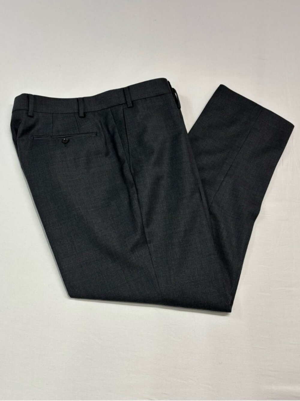 DKNY Men's Dress Pants in Charcoal Gray 100% wool 36x32 corporate office 525
